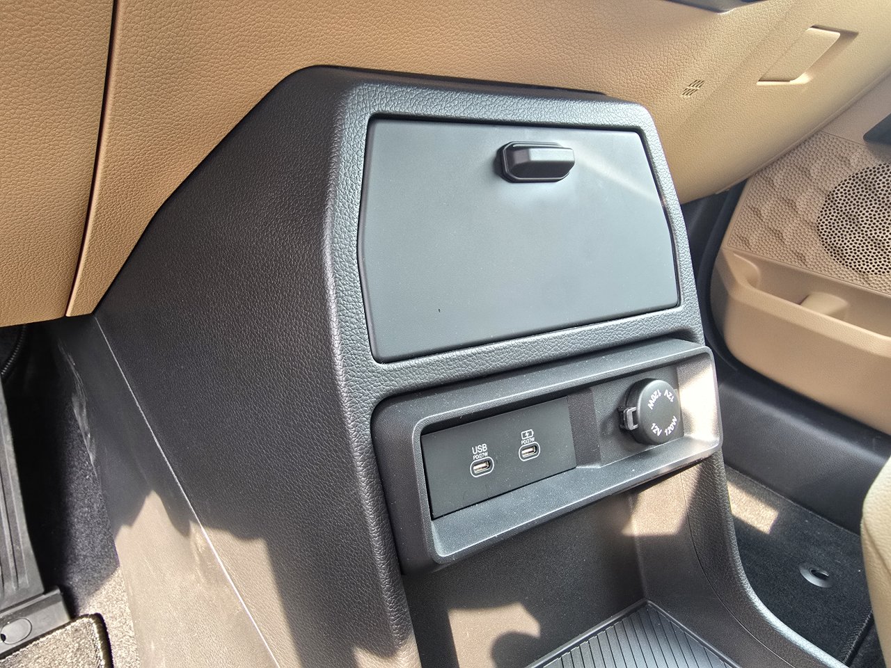 Actyon 1.5 Turbo GDI HEV Premium Měděná/béžový     463