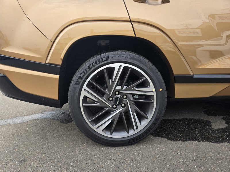 Actyon 1.5 Turbo GDI HEV Premium Měděná/béžový     463